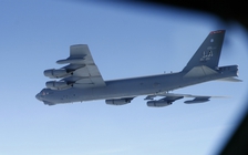 B-52 Mỹ bay gần Trường Sa