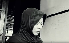 Tố giác hành vi quấy rối nhưng nữ giáo viên Indonesia lại bị phạt tù