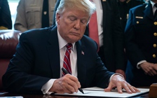 Tổng thống Trump lần đầu dùng quyền phủ quyết