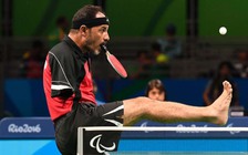 Điều không tưởng trong thể thao: Quái kiệt đánh bóng bàn bằng miệng