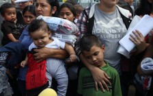 Mỹ cho đoàn tụ gia đình nhập cư