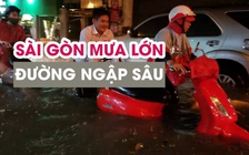 Mưa lớn, giao thông trên nhiều tuyến đường TP.HCM tê liệt vì ngập sâu