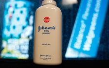 Johnson & Johnson ngừng bán phấn rôm ở Mỹ và Canada, dù bác tin chứa chất gây ung thư