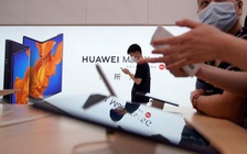 Vì sao giá điện thoại Huawei tăng đột biến?