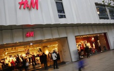 Không thua lỗ, vì sao hãng thời trang H&M sẽ đóng 250 cửa hàng?