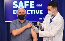 Phó Tổng thống Mỹ tiêm vắc xin Covid-19 trên truyền hình trực tiếp
