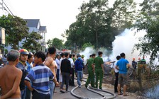 Cháy bãi vỏ xe, cả khu phố náo loạn