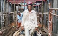 Câu chuyện cứu người giản dị của hai anh thợ hồ