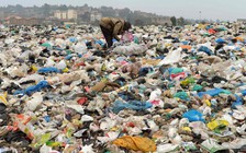 Đi Kenya, dùng túi nilon coi chừng bị phạt tù!