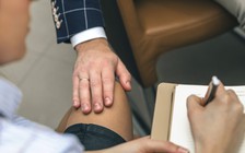 Bị lạm dụng tình dục nơi làm việc, phụ nữ Trung Quốc chọn cách im lặng