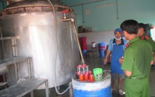 Sản xuất tương ớt với nhiều 'chất lạ' không rõ nguồn gốc