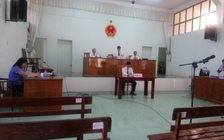 Miễn hình phạt 2 nông dân nhận hối lộ