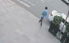 Ô tô bị trộm trong tích tắc khi vào ATM rút tiền