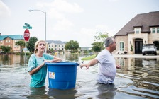 Mỹ sắp hứng thêm bão mạnh