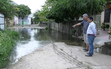 Quanh năm nước thải tràn vào nhà