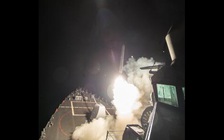 [Clip] Tàu chiến Mỹ phóng tên lửa vào Syria