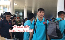 Đội tuyển Việt Nam trở về Hà Nội trong sự chào đón của người hâm mộ