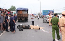 Va chạm với xe tải, cả 3 thanh niên đi trên một mô tô tử vong