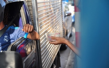 Trạm thu phí tuyến tránh TP.Biên Hòa xả trạm vì tài xế dùng tiền lẻ