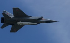 Mỹ không thể chống lại vũ khí bội siêu thanh Nga, Trung Quốc