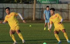 U.23 Việt Nam mồ hôi nhễ nhại dưới nắng gắt vẫn tích cực tập luyện tại Buriram