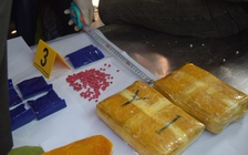 Khởi tố vụ án vận chuyển 14.000 viên ma túy trong tiểu sành xe tang