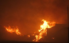 Cháy dữ dội tại công ty sản xuất hàng mây tre đan