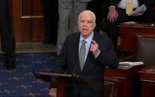 Ông John McCain chỉ trích Tổng thống Trump vì đe dọa Triều Tiên