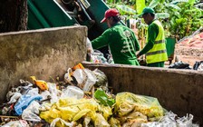 Campuchia cân nhắc cấm rác thải nhựa tại đền Angkor