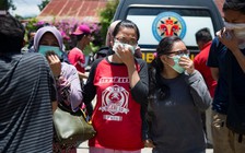Số nạn nhân động đất, sóng thần ở Indonesia tăng chóng mặt