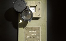 Đấu giá 3 mẫu đá thu từ Mặt trăng vào năm 1970