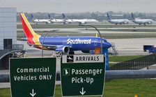 Bay đi cất, Boeing 737 MAX 8 hạ cánh khẩn cấp vì lỗi động cơ