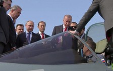 Tổng thống Putin giới thiệu Su-57 với tổng thống Thổ Nhĩ Kỳ, xác nhận sẽ có bản xuất khẩu