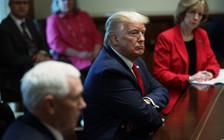 Tổng thống Trump ký ban hành kế hoạch ứng phó COVID-19