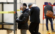 Khảo sát ngoài phòng phiếu cho thấy cử tri Mỹ lo lắng về điều gì?