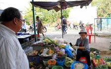 Ông Năm Hấp lấy đất nhà lập chợ, 'mời' bà con hàng rong Sài Gòn vào bán