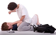 Bị bắt nạt dễ nghiện phẫu thuật thẩm mỹ