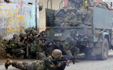 Philippines ném bom chân rết IS ở Marawi