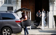 Mỹ khám xét lãnh sự quán Nga ở San Francisco