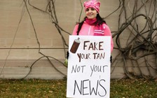 Người dân thế giới lo ngại tin vịt