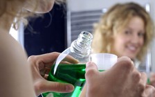 PTI: Dùng nước súc miệng thường xuyên làm tăng rủi ro tiểu đường, béo phì