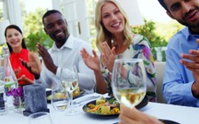 Ăn quá nhiều có thể gây hại cho thận