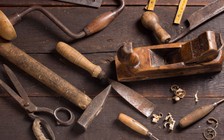 Dùng bay thợ hồ để nặn mụn, chàng trai bị nhiễm nấm hiếm gặp