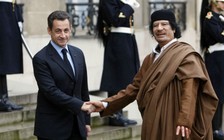 Sóng gió bủa vây ông Sarkozy