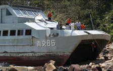 Tàu hải quân Trung Quốc mắc cạn trong bão Mangkhut