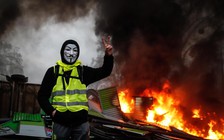 Pháp hỗn loạn vì tăng giá xăng