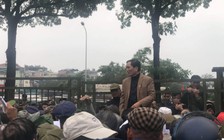 Khán giả 'khát vé' bao vây trụ sở VFF