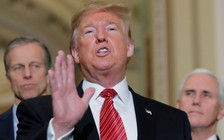 Tổng thống Trump trước sức ép tứ bề