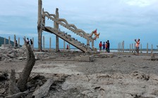 Chùa Thái Lan phát lộ do hạn hán