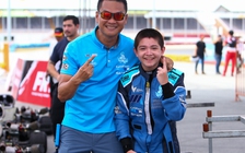Cậu bé mang 2 dòng máu Việt - Anh giành chức vô địch giải đua xe Go Kart 2020